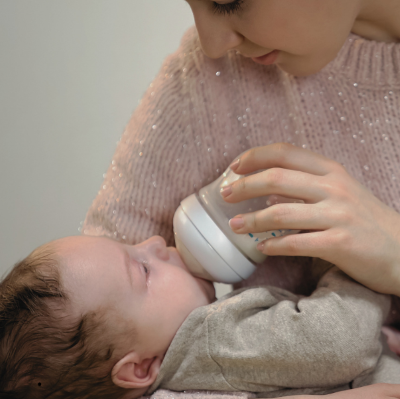 母乳とミルク、赤ちゃんがよく寝るのはどっち？研究でわかった本当のところ
